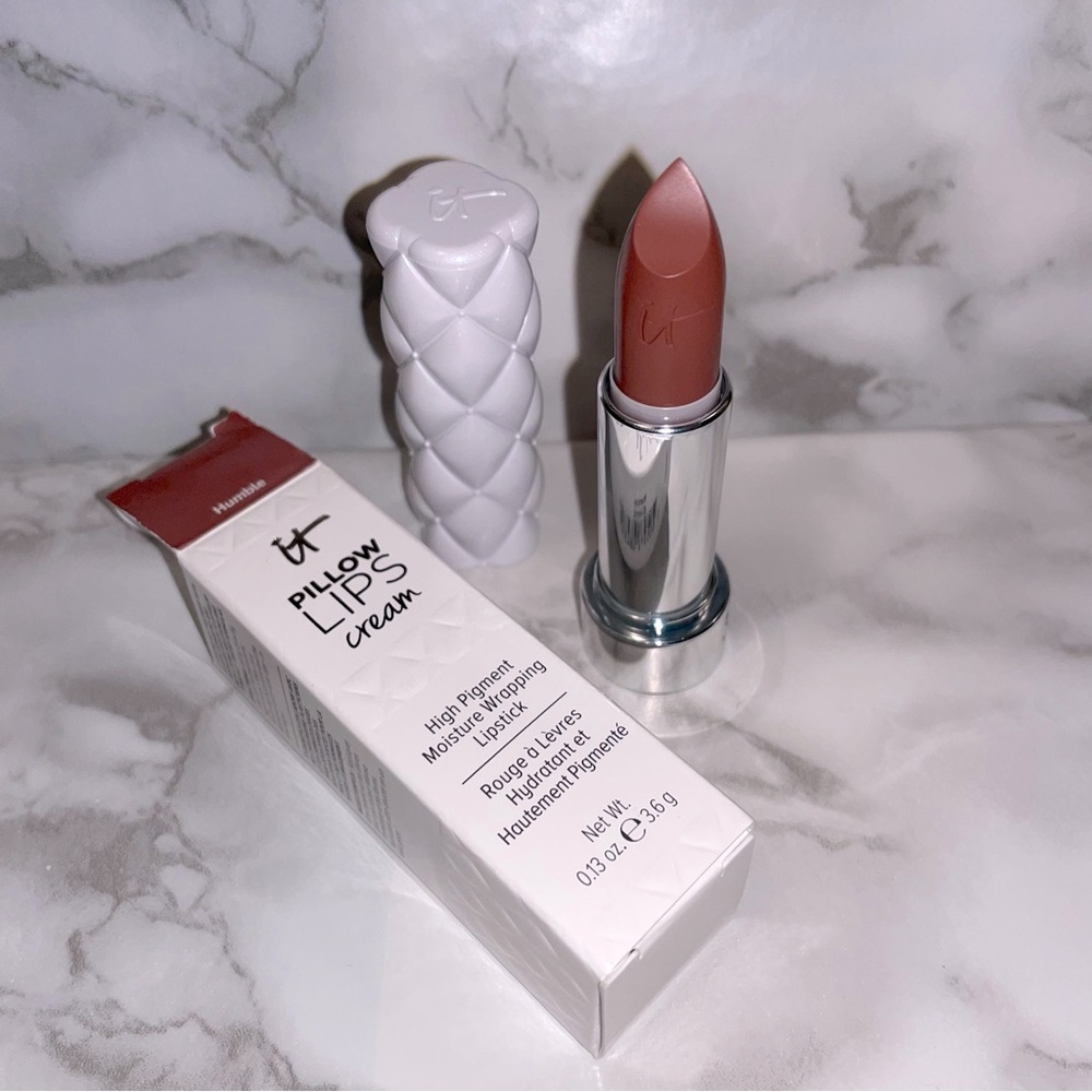 IT Cosmetics Pillow Lips High Pigment Moisture Wrapping Lipstick in Humble